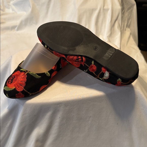 Torrid Black Flats with Red and Green Floral Design - Picture 6 of 8